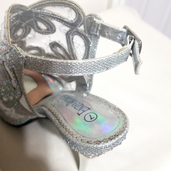 Womens heels - Picture 3 of 8